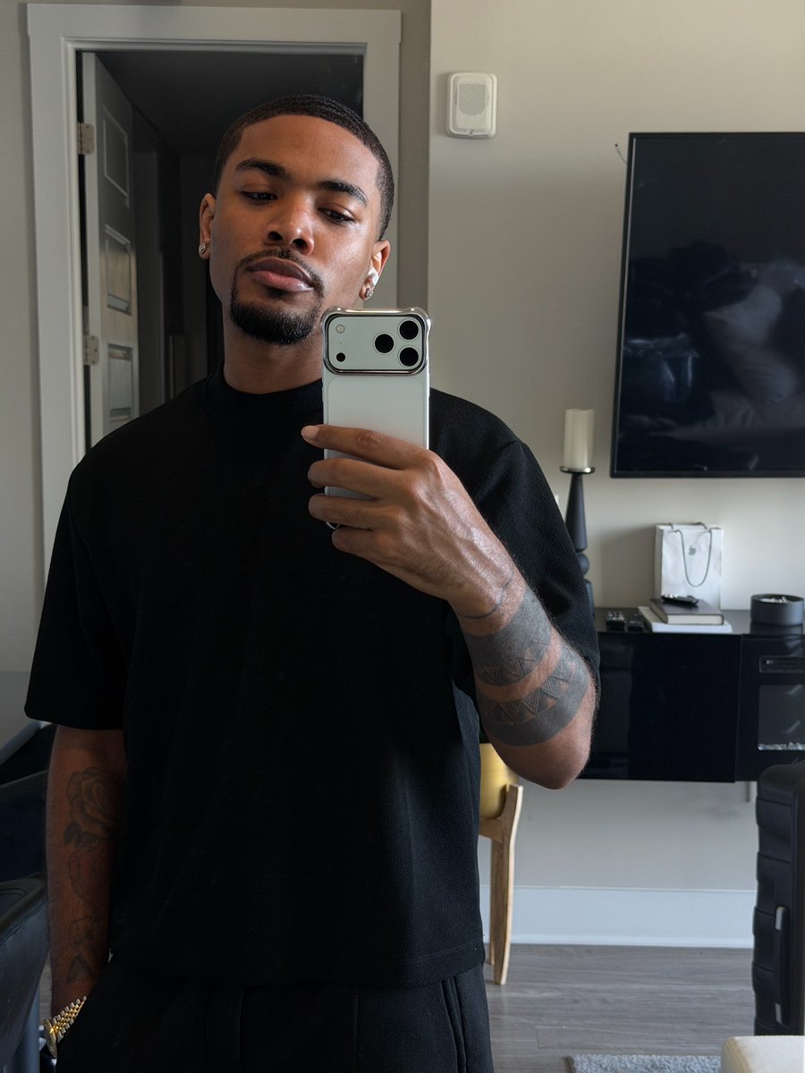 IG - chuckiie.w tweet media