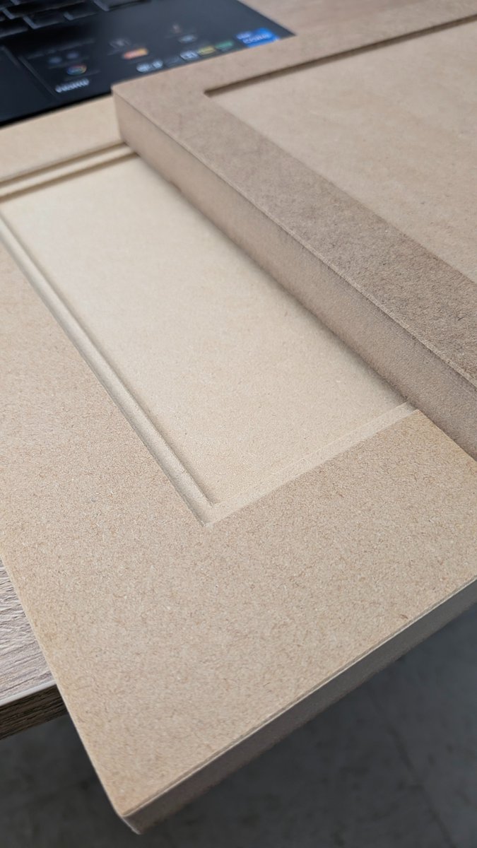 AntoXa aXotnA tweet media