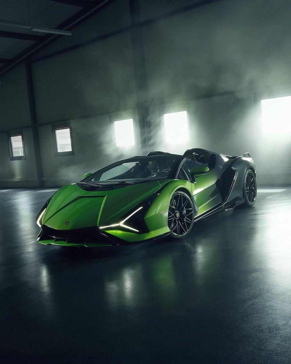 Lamborghini tweet media