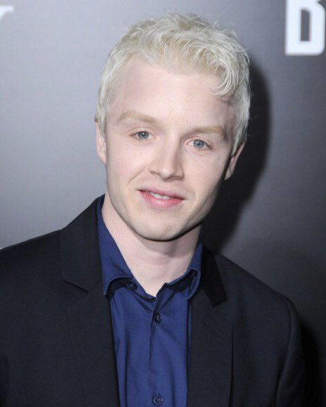 zoe ✩ met cam! tweet media