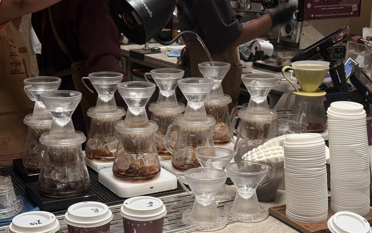 زُهُوُر tweet media