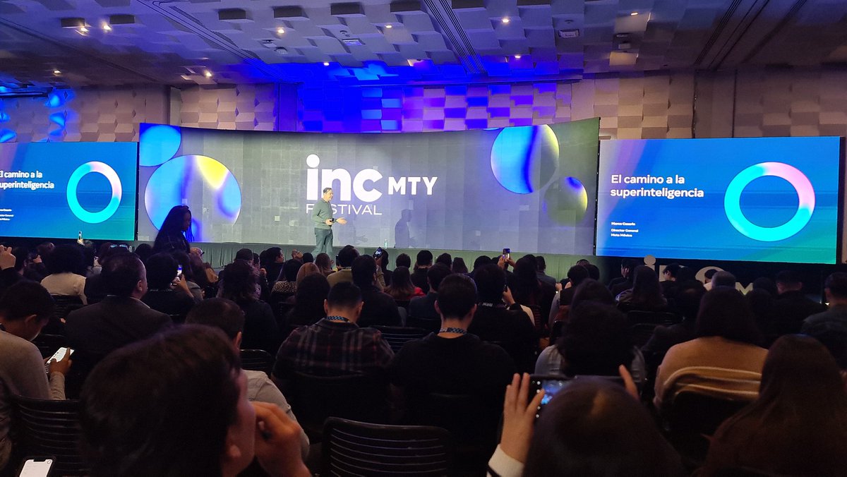 Ilianar2's tweet photo. Escuchando a Marco Casarin de @Meta México en #incmtyfestival2026 llevando IA a casi 4000M de personas. https://t.co/5tn1kCxuBw