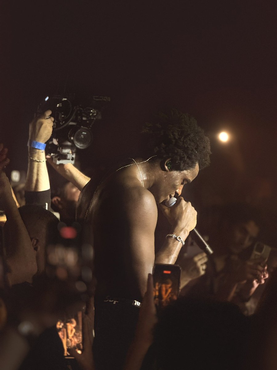 poeiti🌙 tweet media