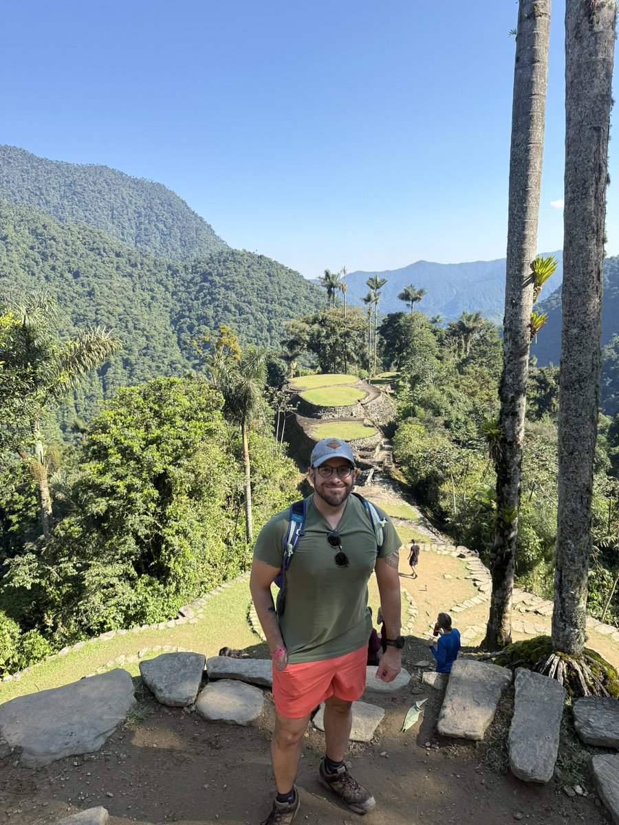 𝗝𝗼𝗻 𝗙𝗹𝗼𝗿𝗲𝘀 tweet media