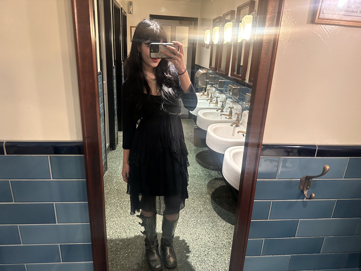 nida 𓃹 tweet media