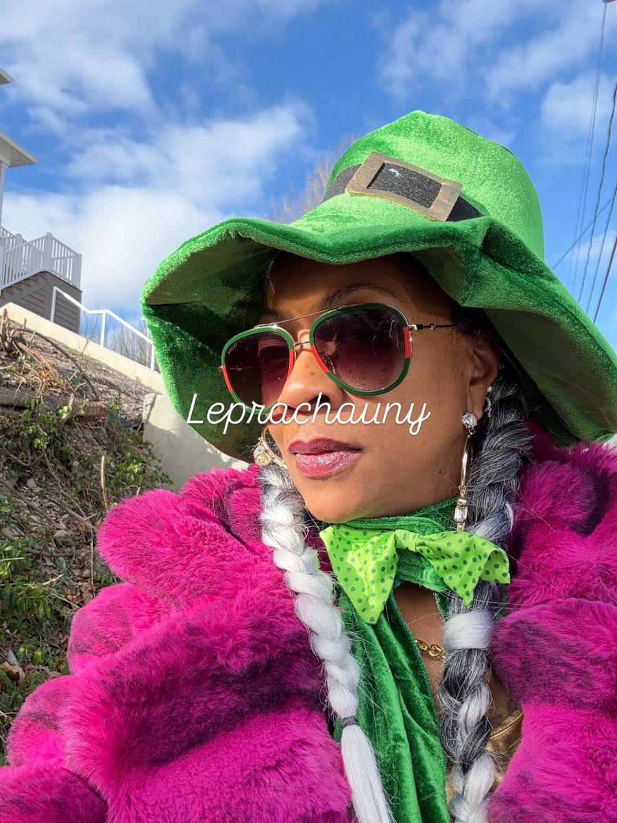 cjackson0891's tweet photo. It is St Patrick’s Day and I have my leprechaun attire on let’s go https://t.co/xo9ayuVcYV