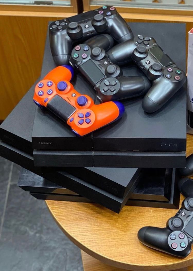 vippurchase's tweet photo. 📍 PLAYSTATION 4 FAT CONSOLE

💰 Price: ₦ 275,000

 📋 PACKAGE
• Two Pads 🎮🎮
• ⁠8 Latest Installed Games
• ⁠One Power Cable
• ⁠One HDMI Cable

#ps4 #gaminglife #videogame #vippurchase https://t.co/6TQnvSz3yK