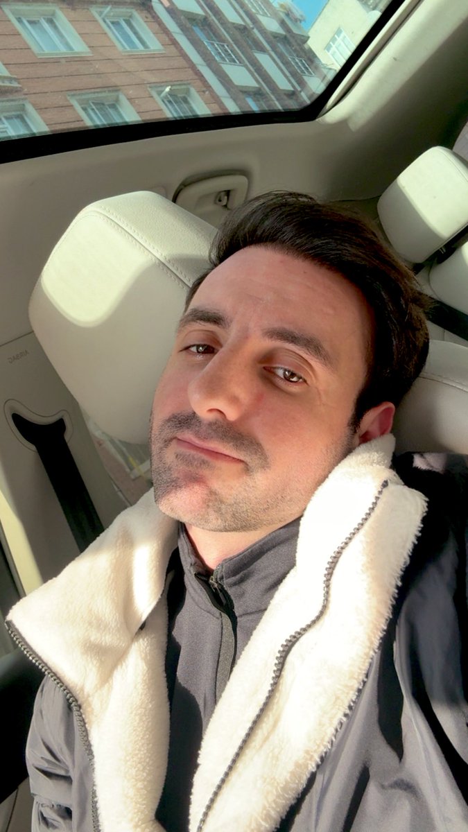 Sinyor H. tweet media