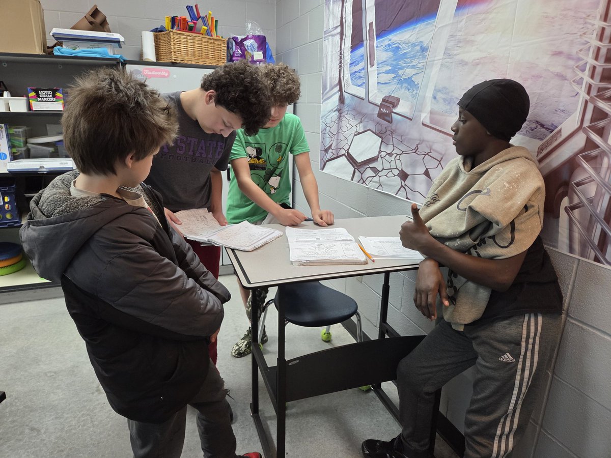 Adriane New tweet media