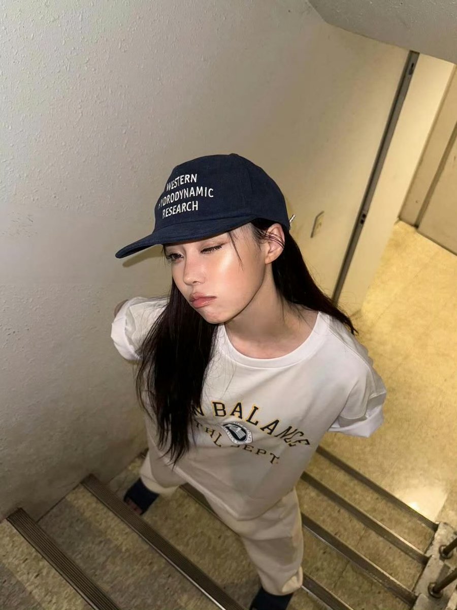 hourly winter (@hourlykwinter) on Twitter photo 