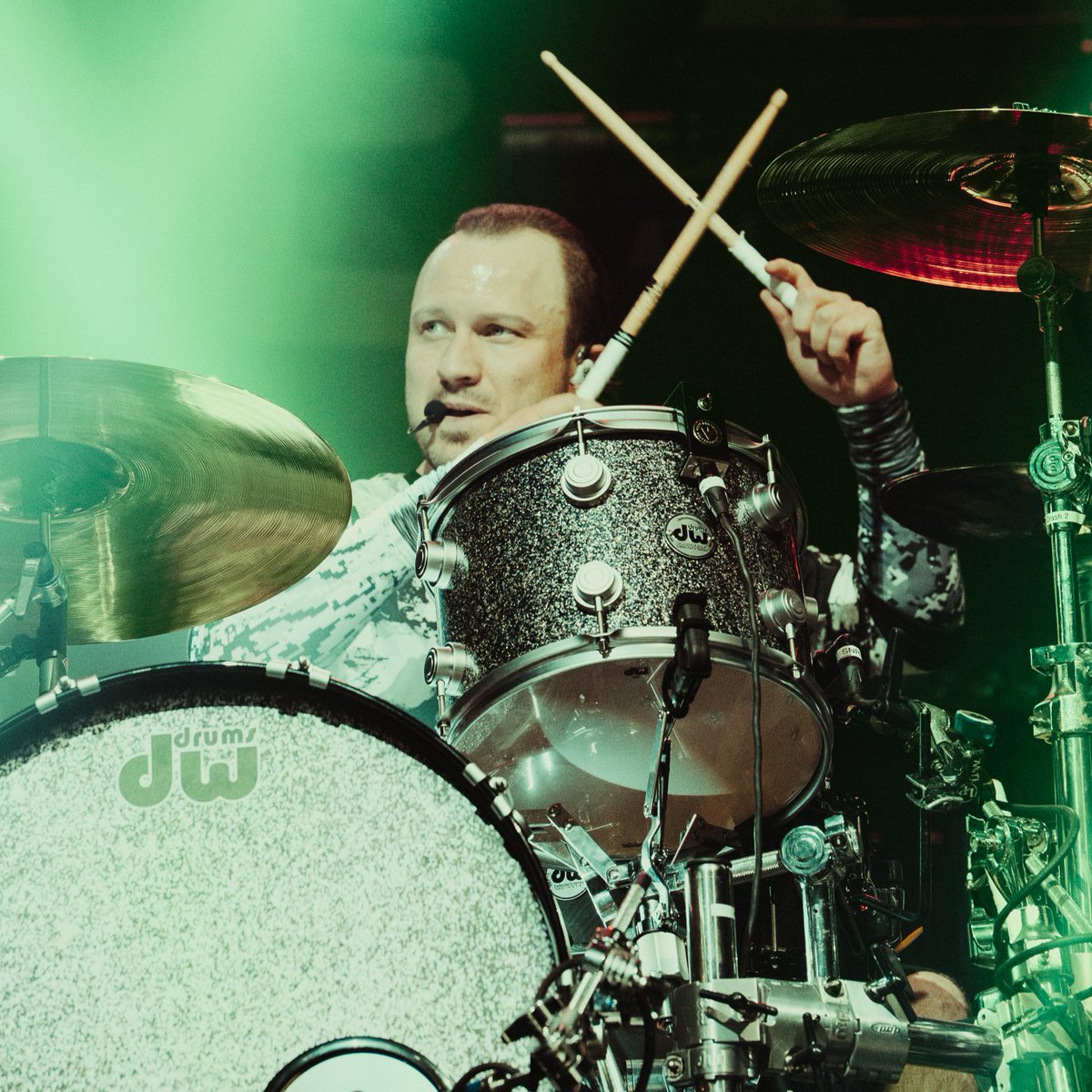 THEORY OF A DEADMAN tweet media