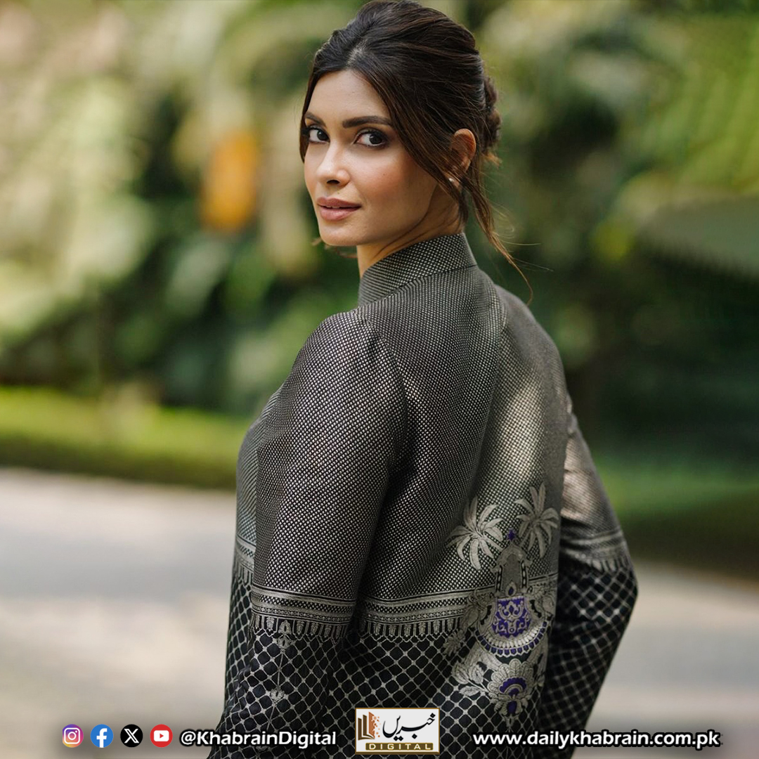 daily_khabrain's tweet image. Diana’s Looks

#DianasLooks #FashionInspo #StyleGoals #OOTD #ChicVibes #TrendyStyle #ElegantLook #DailyOutfit #StyleDiaries #Fashionista #GlamUp #WardrobeGoals #StreetStyle #InstaFashion #LookOfTheDay #FashionCrush #StyleInspiration #OOTDShare #TrendyVibes  
#khabraindigital