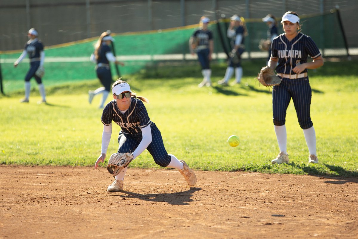 Reece_V2027_33's tweet image. Peep the third base action! Game play matching the drills we run in practice 
@AMGonzalez2027  #utility #middles #centerfield #uncommitted2027 #highschoolseason #year3