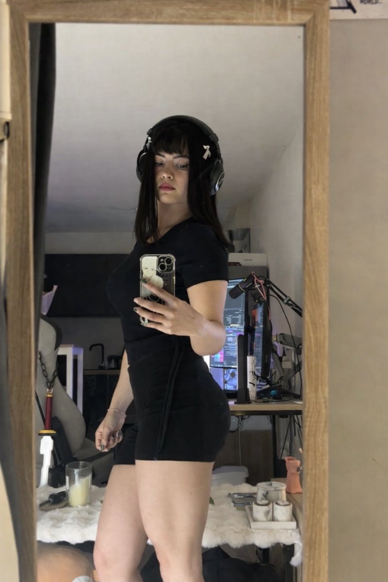 carrmint メ tweet media