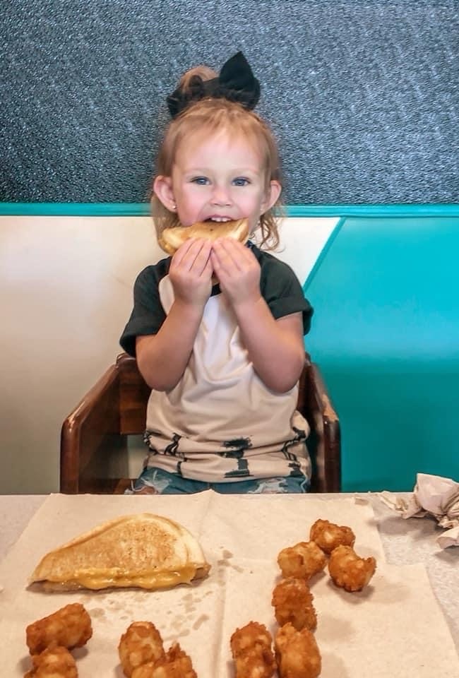 Hwy55Burgers's tweet image. Happy Saint Patrick's Day today friends! #Hwy55 #FreshAt55 #RetroVibes #TreatYourself #ShakeLife #MadeToOrder #BurgerFriends #HighwayGoers #FreshFood #People #AwesomePeople #Posing #Pictures #Music #Community #Friends #Hwy #NC #SC #TN #FL #MO