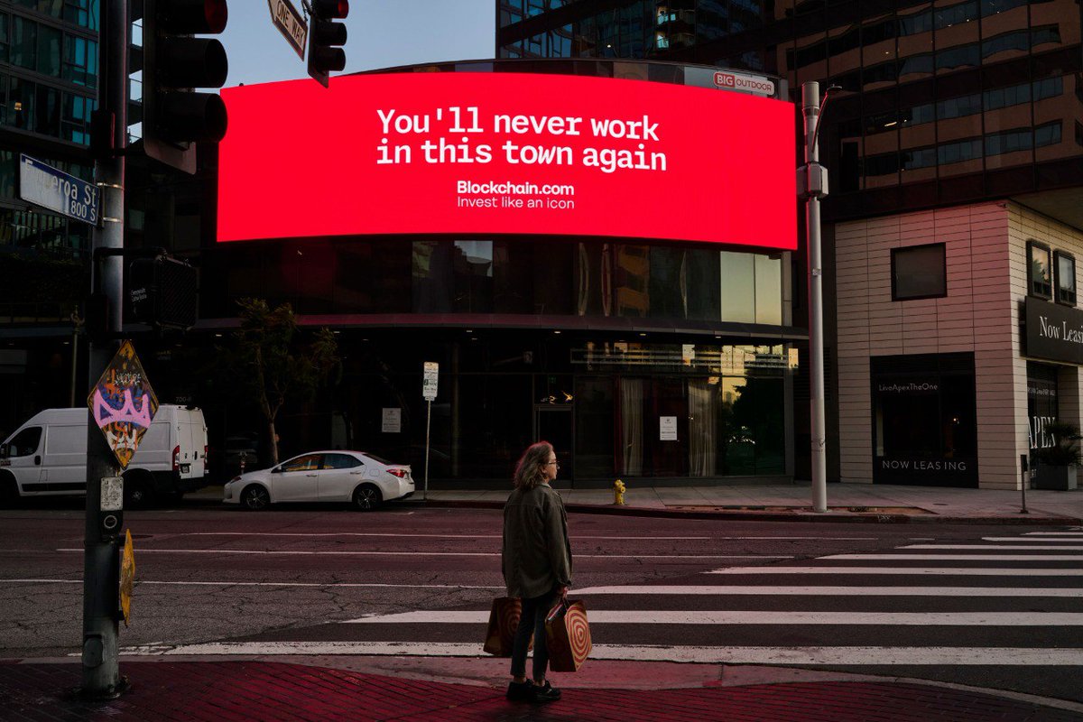 Blockchain tweet media