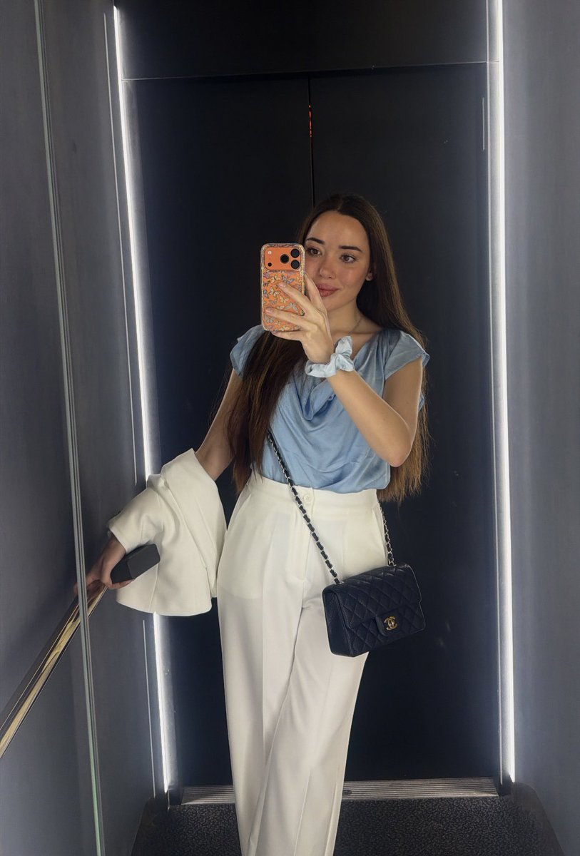 Ada Lluch tweet media