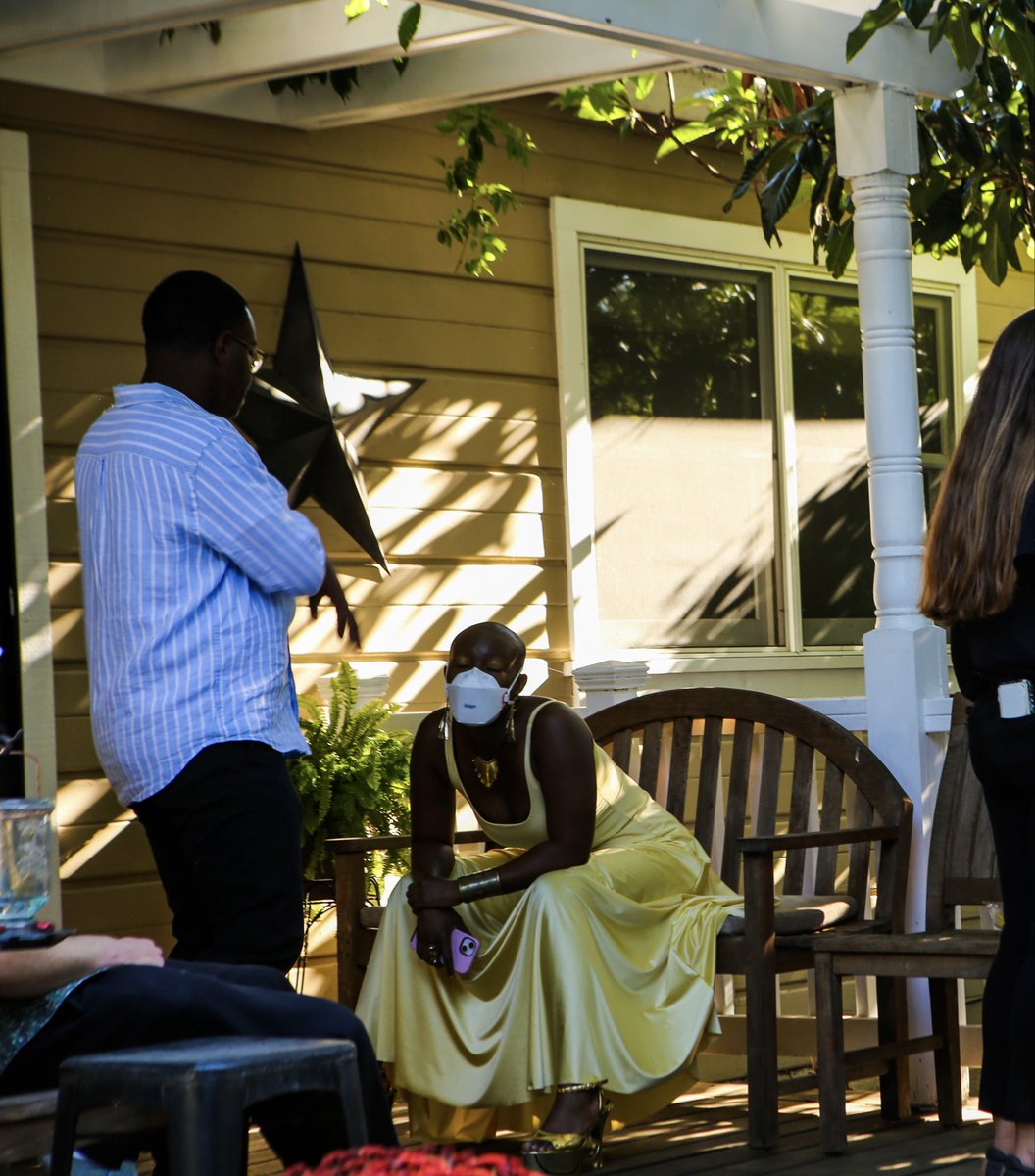 lay: pinned? what pinned? tweet media