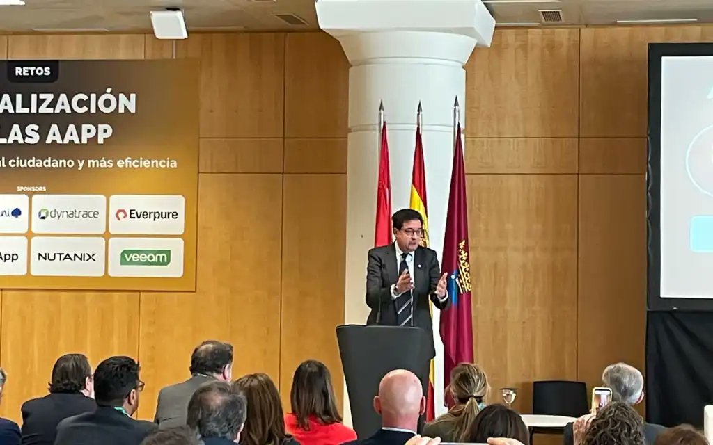 ComputerWorld España tweet media