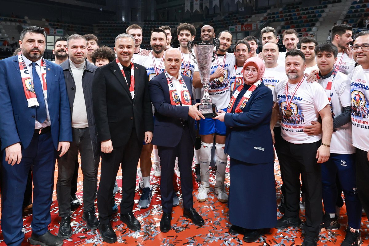 drtubakoksal's tweet photo. 🏆 EDELER EFELER LİGİNDE
#OnikişubatBelediyespor 'Arabica Erkekler Voleybol 1. Ligi Finali'nde Ziraat Bankkart’ı 3-0 mağlup ederek şampiyonluk kupasını kazandı🏐
Azimleri ile kısa sürede ortaya koydukları mücadeleyle şehrimize yeniden büyük gurur yaşattılar.
Helal olsun Edelere🇹🇷 https://t.co/5bvWofRiT2
