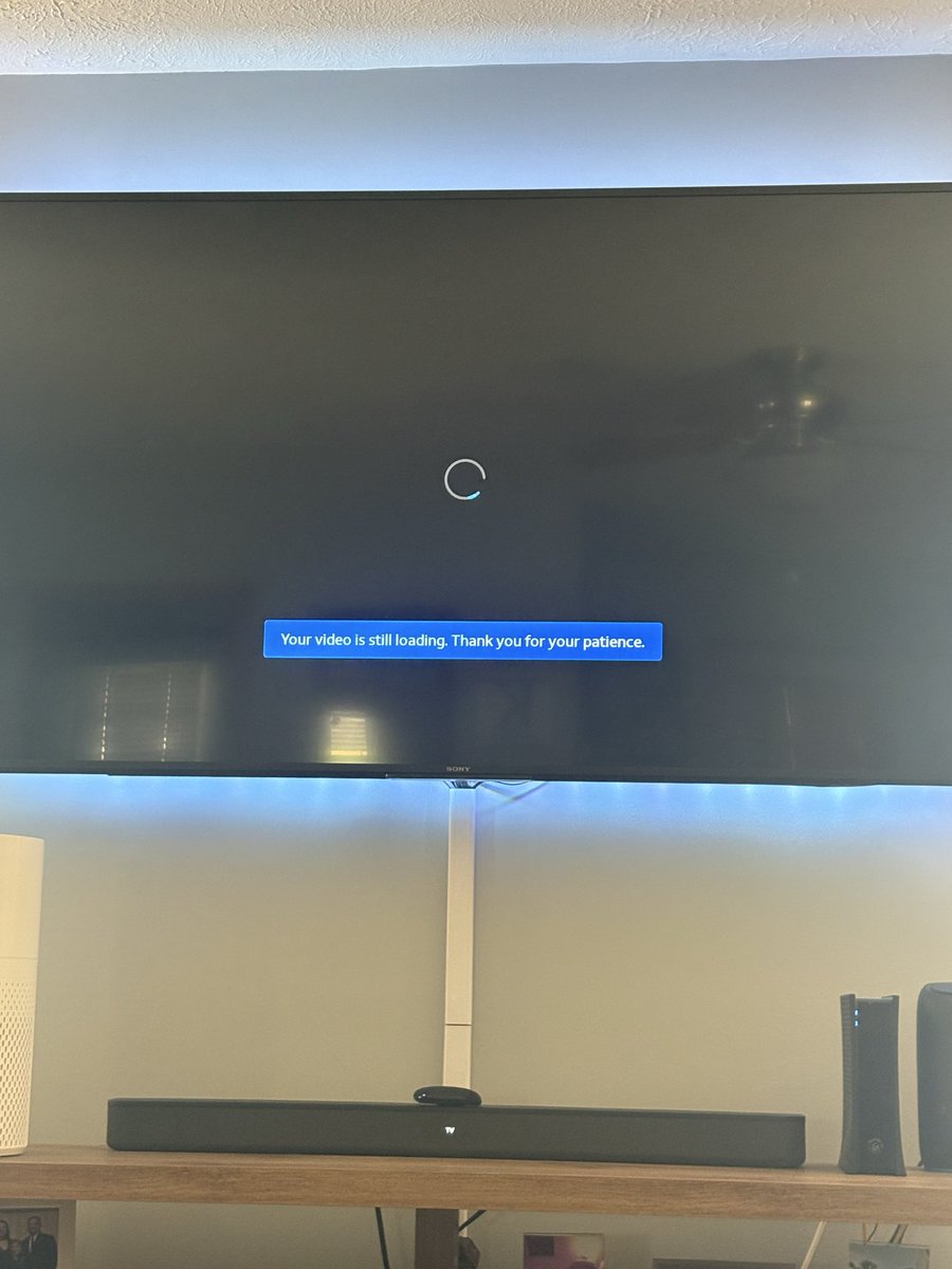 b_kizzle19's tweet photo. @DIRECTV this happens quite a bit on Roku app. Speedtest shows 866mps and other apps work just fine.  Very annoying. https://t.co/HSkA965oS5