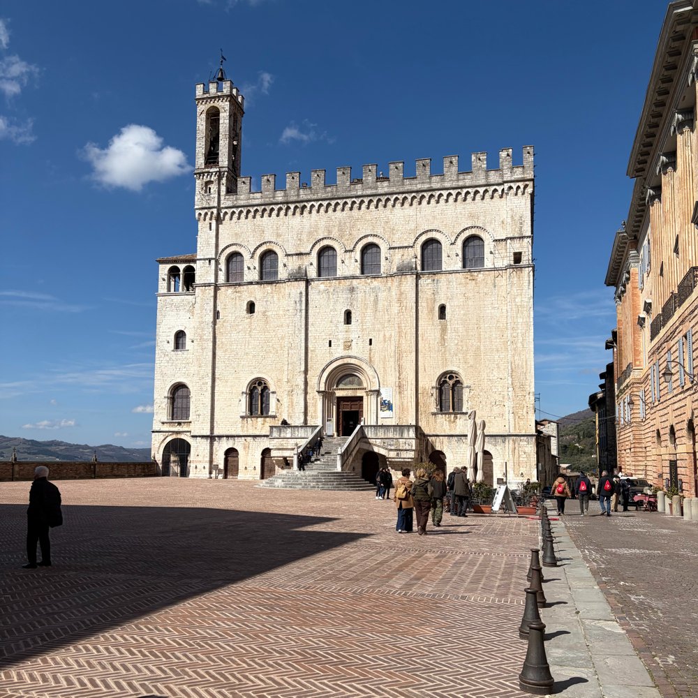 COVILIARTE's tweet photo. => #CasaMuseoCOVILI | #Gubbio, 16/03/2026
 
"Pace  con Frate Lupo" dal ciclo pittorico "Francesco" di #GinoCOVILI in  esposizione al Palazzo dei Consoli di Gubbio (PG), nella mostra  collettiva internazionale "Francesco e Frate Lupo"...

#COVILI - #Arte - #Mostre - #SanFrancesco https://t.co/wVszoxCIik