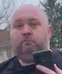 Pogledajte vi samo tu agresivnu radikalsku svinju dobrano uhranjenu Oskarovom propagandom. 🤢🤮