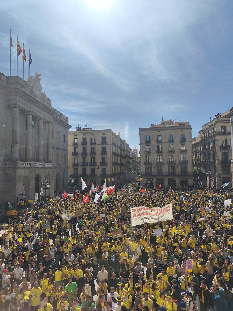 Robert Pastor #Catalàalatac tweet media