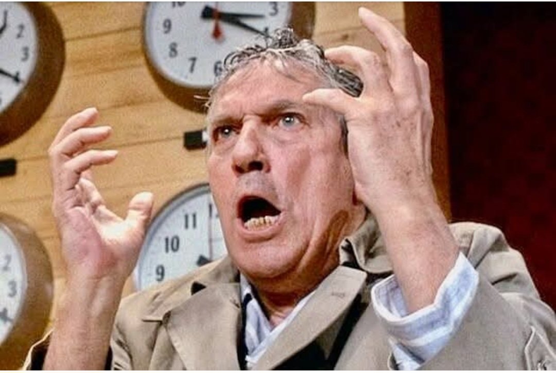 Maria_Pineda's tweet photo. "El mundo es un negocio, señor Beale"

"The world is a business, Mr Beale"

NETWORK (1976)

#RobertDuvall #FayeDunaway #peterfinch #conchataferrell #quotesfrommovies #frasesdepeliculas #moviequotes    #SidneyLumet #network #drama #sátira #comedianegra #television #broadcasting https://t.co/9dSexZkDd7
