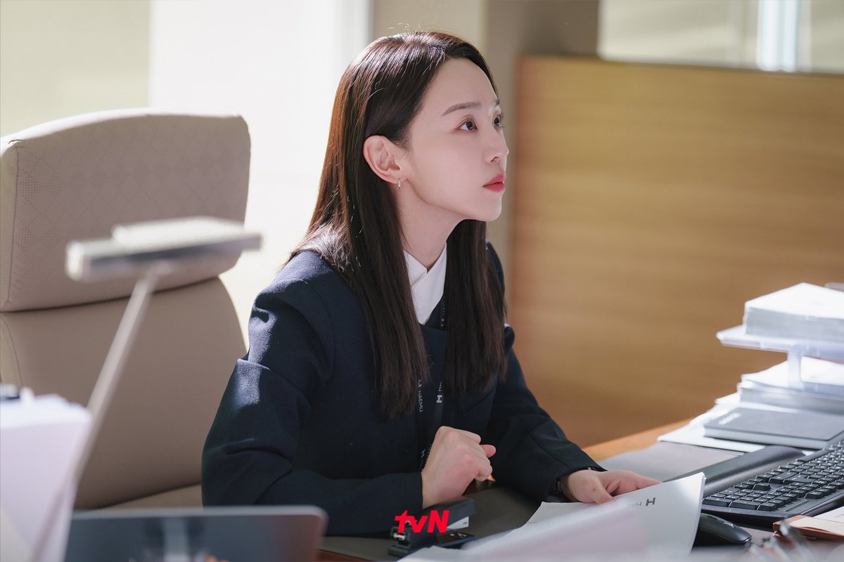 ikshaent's tweet photo. Filing For Love: Shin Hye Sun and Gong Myung Lead tvN’s Bold Office Romance
https://t.co/IECJUXWBqC
#FilingForLove #ShinHaeSun #GongMyung #SecretAudit #ShinHyeSun #은밀한감사 https://t.co/UQ4eTr67OF