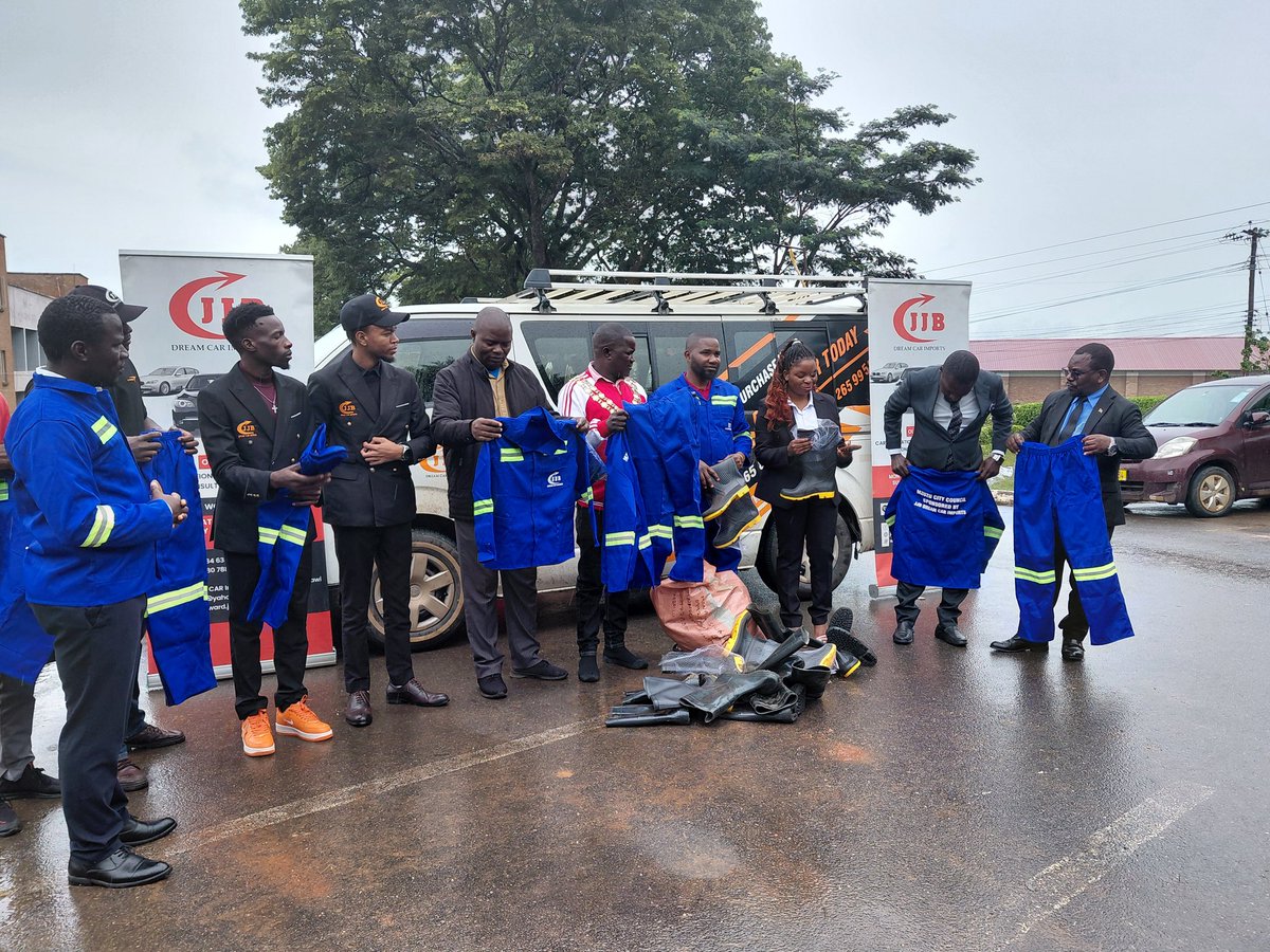 mzuzucity's tweet photo. Today, the Council received personal Protective Equipment from JJB Car Importers. The items  (18 Worksuits and 10 pairs of boots) have been channelled towards a clean and green Mzuzu. We are thankful to JJB Car Importers for the timely donation. https://t.co/eAuaGefZQx