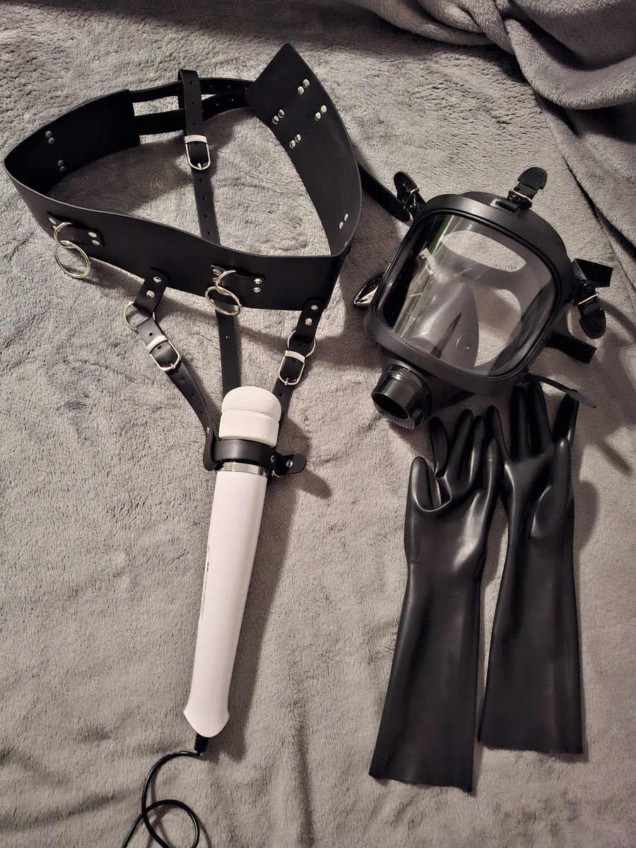 Miss Liatex tweet media