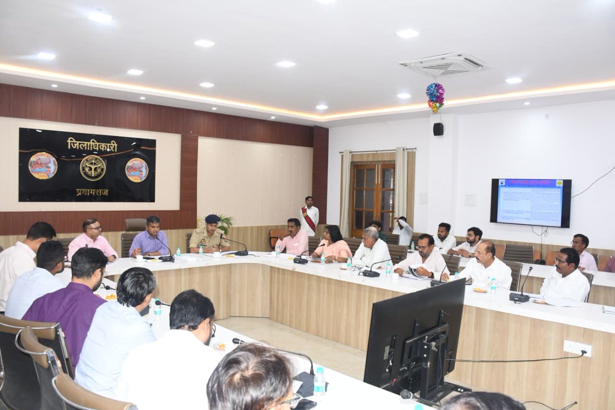 DM Prayagraj tweet media