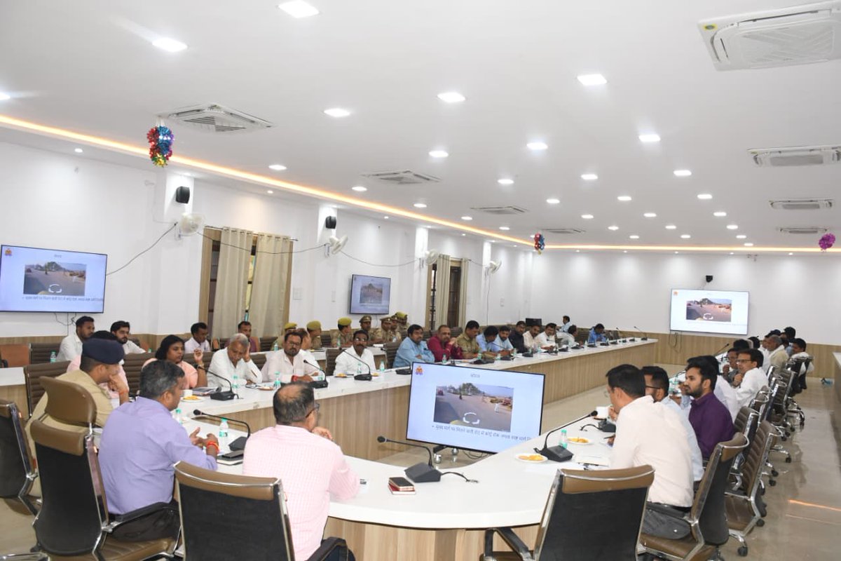 DM Prayagraj tweet media