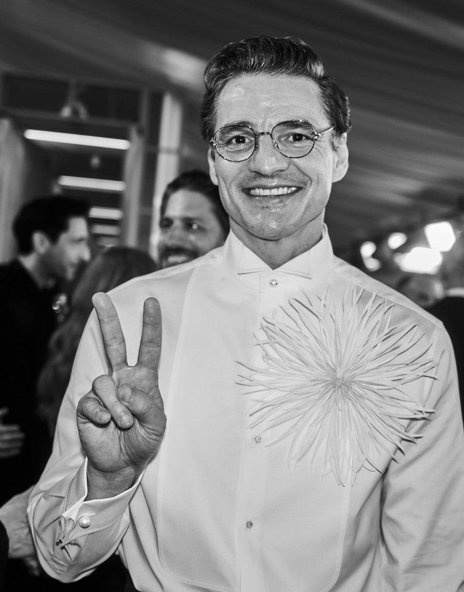 Pedro Pascal Daily tweet media