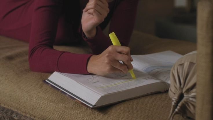 _girlarchive's tweet photo. you will never regret studying https://t.co/3Eojr2zcoP