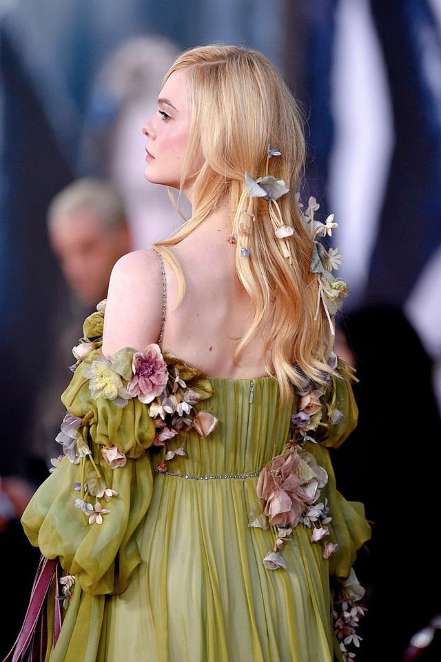 ELLE FANNING'S STYLE tweet media