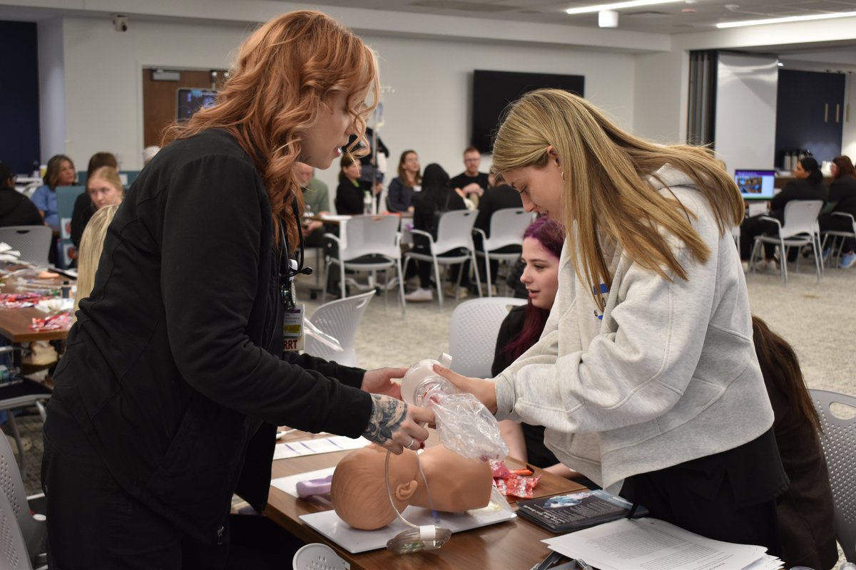 muskegonctc's tweet image. 🏥 HSA students hit  Trinity Health Muskegon  today—talking with real healthcare pros (MRI, surgical, OB/GYN, x-ray &amp;amp; more 👩🏽‍⚕️) and getting the inside scoop on careers. #FutureFocused
