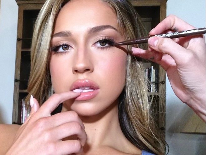 Neutrogena (Parody) ᴿᴾ tweet media