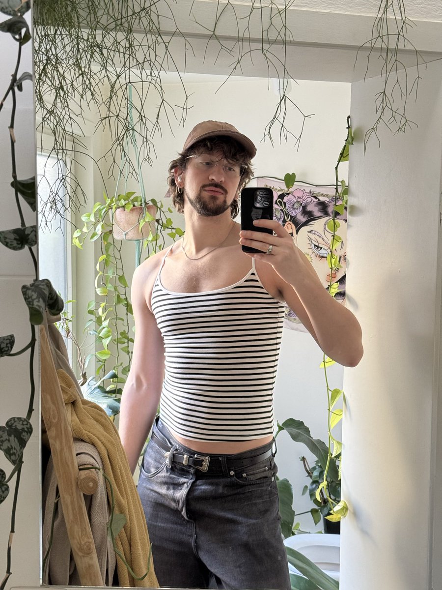 lyndon babygirl johnson tweet media