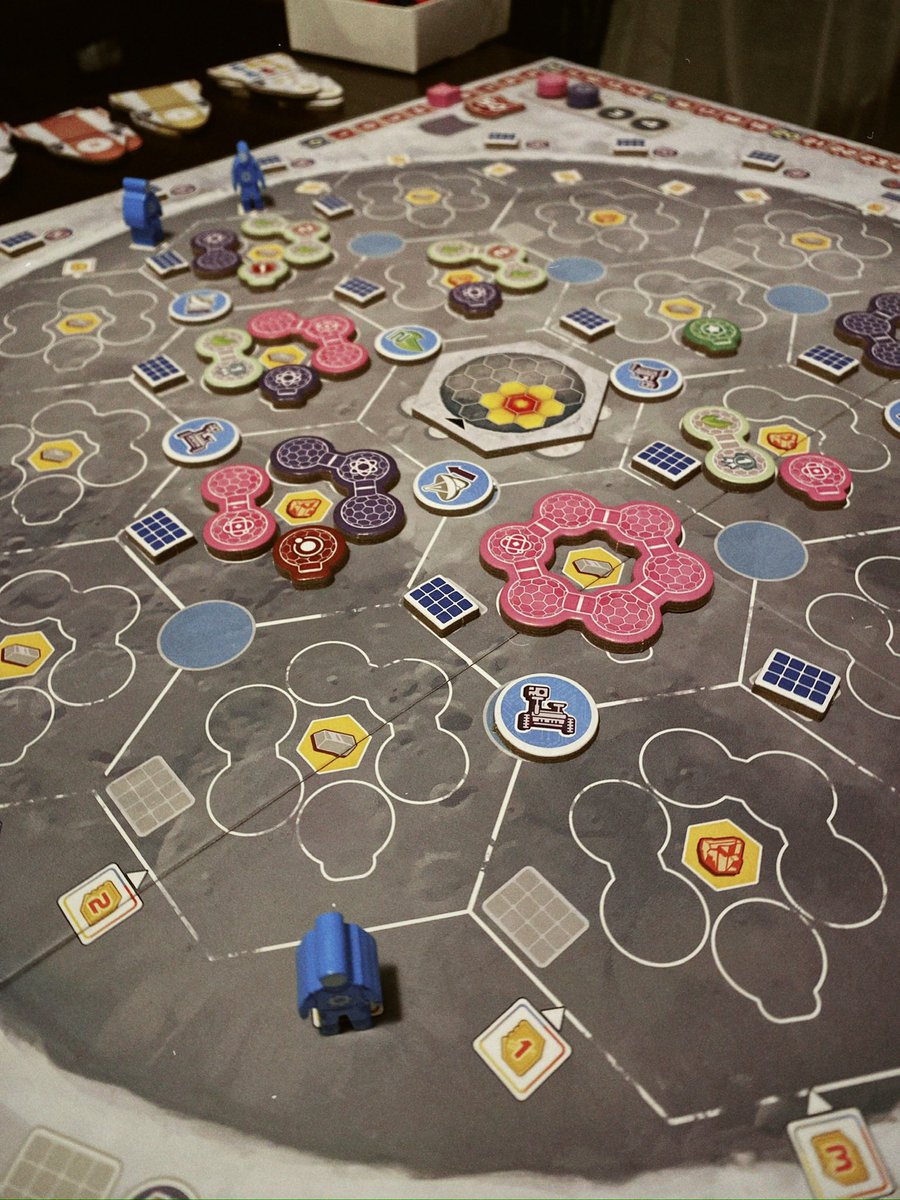 (былы) сеньёр-вярстальнік tweet media