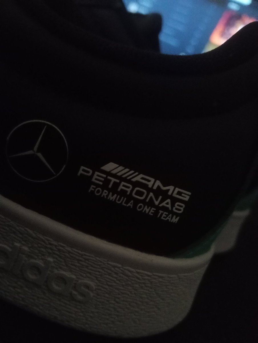 remehan biskuit tweet media