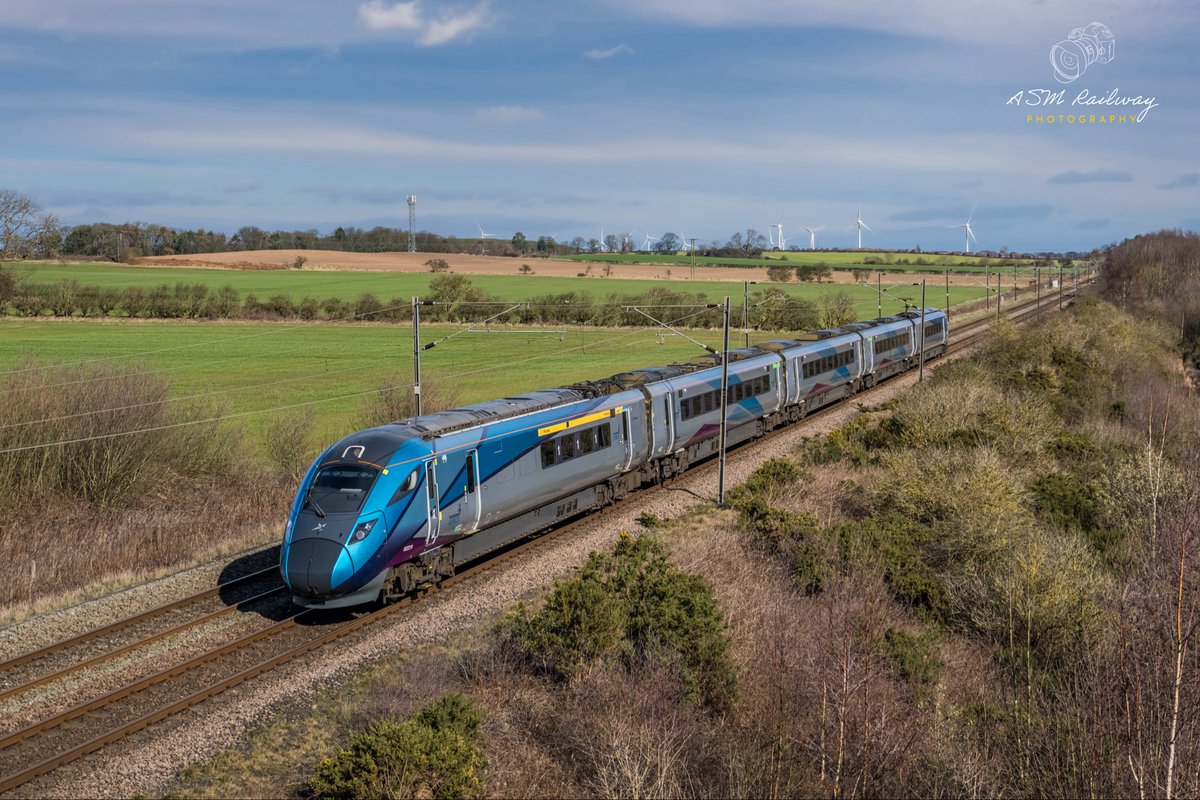 ASMRailPhotos's tweet image. 🖍️| 9N09 0908 Edinburgh to Newcastle

📣| @TPExpressTrains 
🚂| Class 802219
📍| Crowden Hill
📆| 17/03/2026

#class802 #802219 #nova1 #transpennineexpress 

📸| Photography by @ASMRailPhotos©️