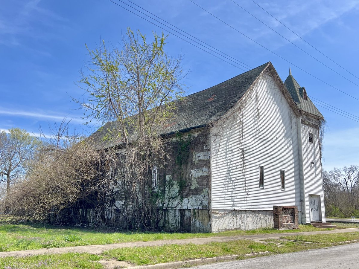 E-O local friend tweet media