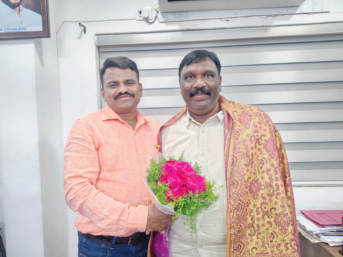 GONESRINIVAS's tweet photo. *💥 ఆత్మీయ మిత్రుడు, కరీంనగర్ DRDO ఉప్పల శ్రీధర్ అన్నకు CEO గా పదోన్నతి వచ్చిన సందర్భంగా ఘనంగా సన్మానించిన SPF మిత్ర బృందం.* https://t.co/VbUlgBsarL