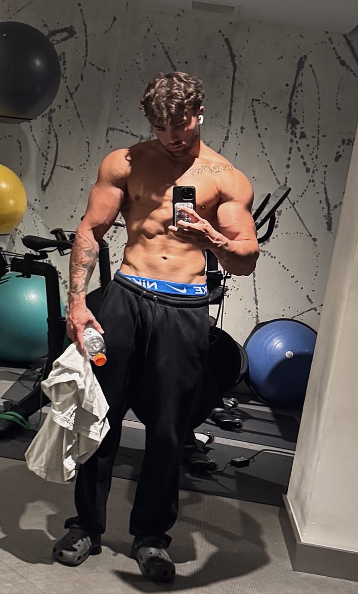 Master.jay03 tweet media