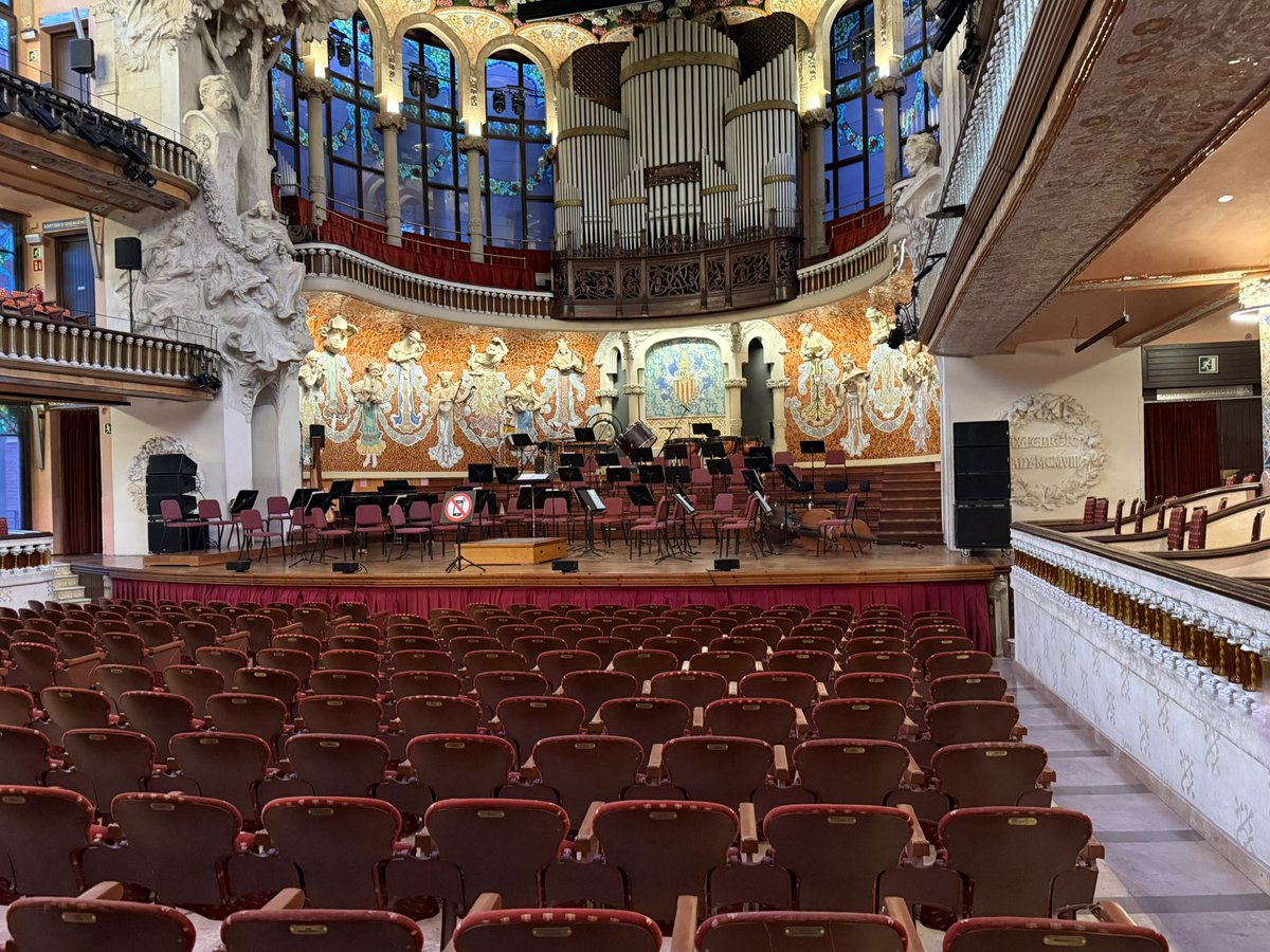 JaumeNuez's tweet photo. El programa d’avui al @palaumusicacat es per llepar-se els dits, clàssica i duende a la vegada. 
El @xpagescorella dirigeix @orquestraojc,  cantaora @tweetmartiniano i piano @guinovartalbert. 
Obres de Gerhard, Albéniz, Pagès-Corella i Falla. 
Bons ingredients per un bom concert. https://t.co/g6toXg5fJz