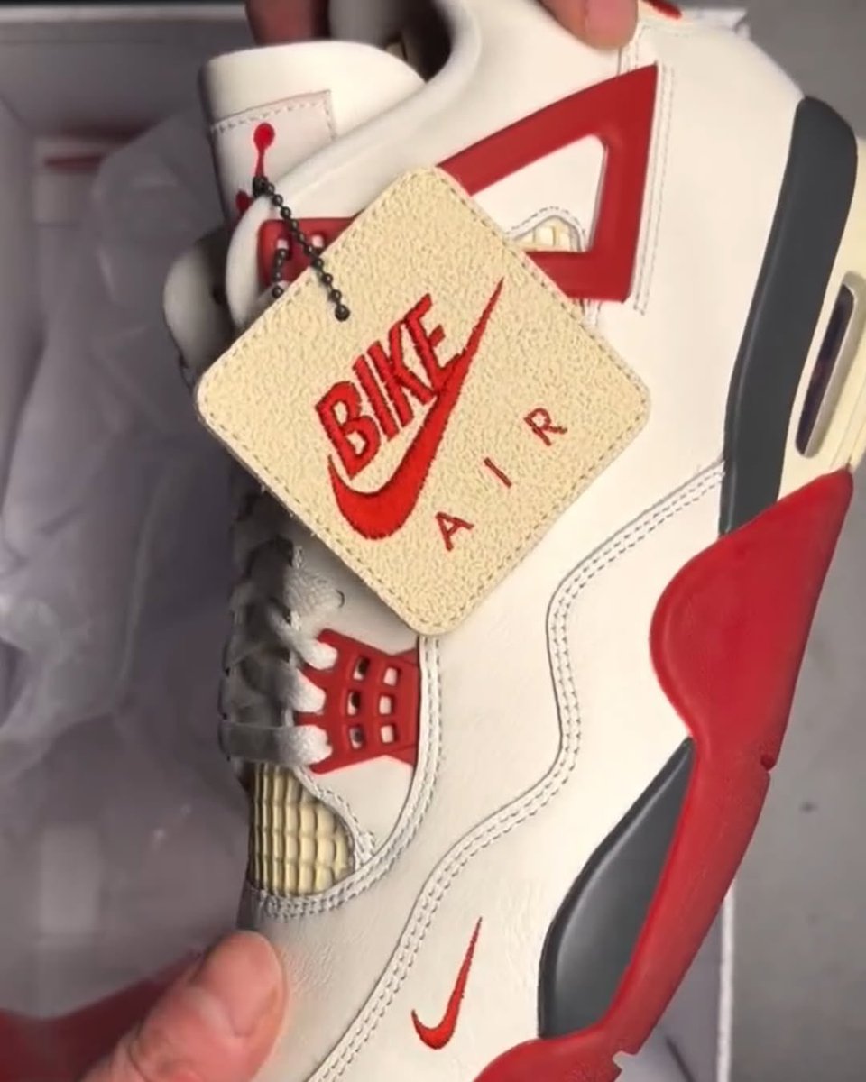 SBDetroit's tweet photo. UNBOXING: Nigel Sylvester x Air Jordan 4 "Brick After Brick" 🧱🧱

🎥 @ComplexSneakers https://t.co/w5WpdCvnk1