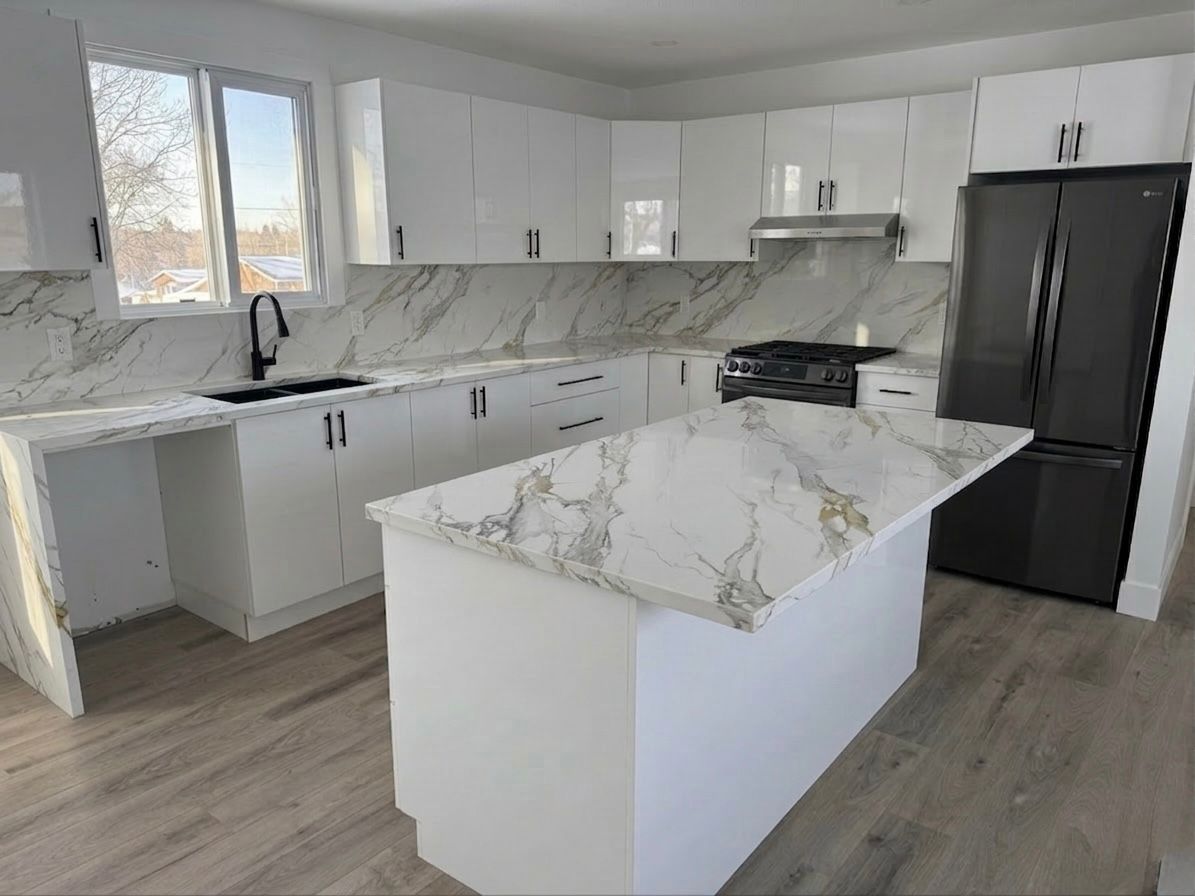 SaratLao's tweet image. Modern Quartz Countertop transformation in Ontario! Featuring a stunning waterfall island and matching backsplash. Elevate your kitchen with premium stone fabrication.
Call for a free quote: 647-746-9089
#KitchenRemodel #QuartzCountertop #OntarioHomes #HomeRenovation #CustomStone