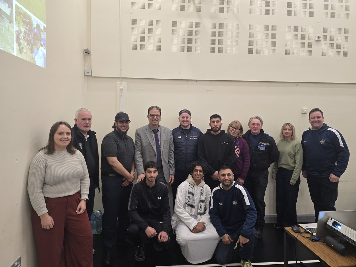 CllrTMalik's tweet photo. It was a pleasure to attend
@WicketzLuton Iftar Dinner @ Hockwell Ring CC organised by Khayam Nawaz & @CricketEastern
It was a wonderful example of how sport can bring communities together Through cricket.
#Wicketz #CommunityCohesion #CricketForChange #Ramadan https://t.co/z4XCMcjenh